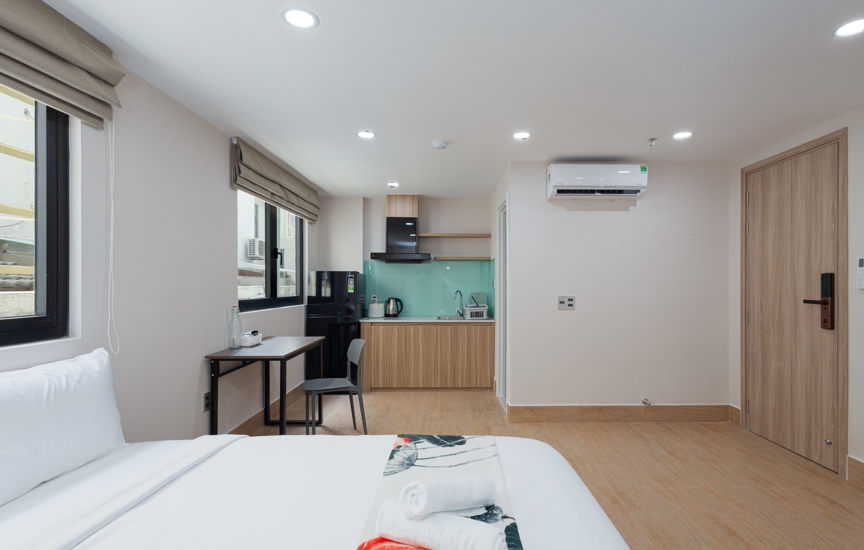 Deluxe Studio cửa sổ